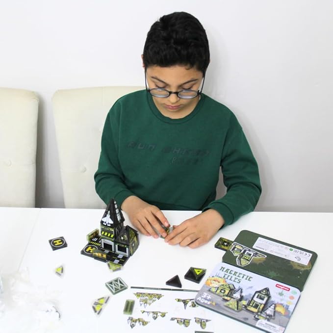 Maginoo 42PCS Mini Magnetic Tiles Army Base Travel Set with Iron Box STEM Educational Military Building Blocks Magnetic Construction Toy for Kids Ages 3 to 8 Creative Gift for Boys and Girls