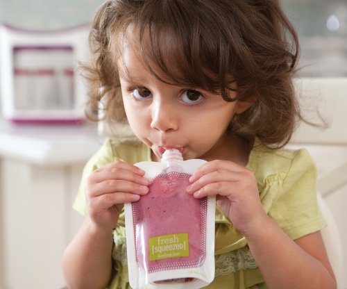 Infantino Disposable Squeeze Pouches Disposable Pouches for Portable Homemade semi-Solid Food for Babies and Toddlers,BPA and PVC Free,Freezer Safe,(Pack of 300)