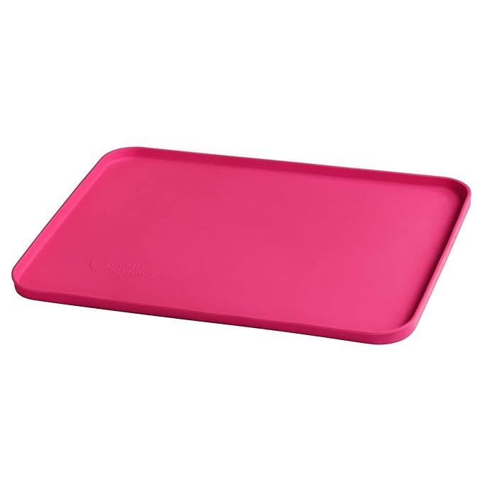 green sprouts Finger Food Platemat Spacious eating and craft area with raised edges contains messes Helps develop independent eating skills, Great for crafts, Made of silicone, Dishwasher safe