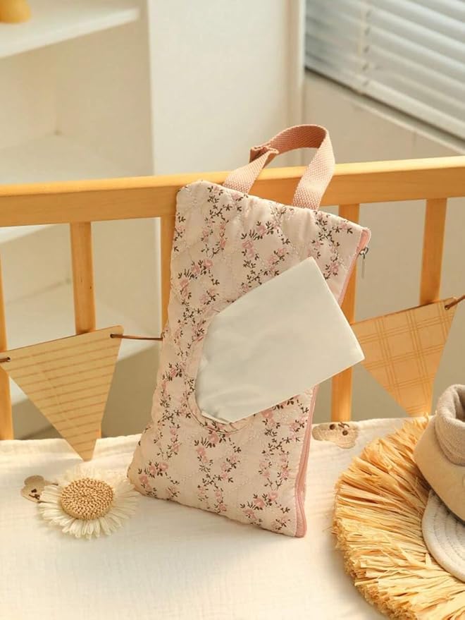 HIBEAR Quilted Diaper Wipe Pouch Portable Mommy Bag Refillable Floral Baby Wipe Holder for Travel Stroller Daily Casual (Polka Dots)