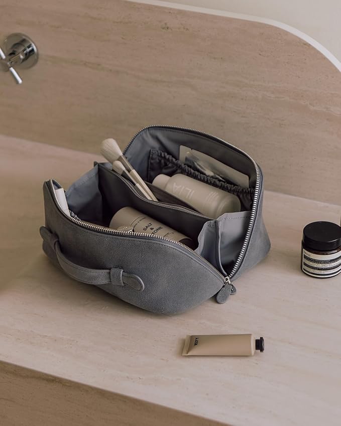 EACHY Travel Makeup Bag, Large Capacity Cosmetic Bag for Women, Waterproof PU Leather, Flat Open Portable Toiletry Bag for Skincare, Brushes & Travel Essentials