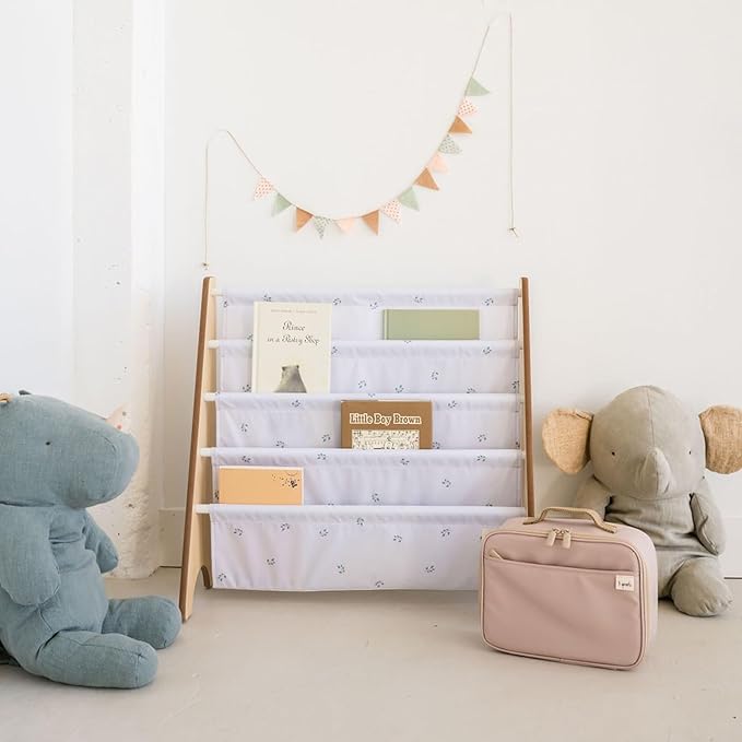 3 Sprouts Recycled Fabric Kids Bookshelf – 4-Tier Sling Book Rack Organizer - Nursery Room Playroom Classroom Wooden Book Shelves - Kid Bookcase Wood Storage Shelf for Toddler Age 3+ - Blueberry Mist