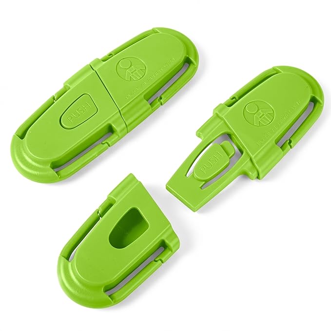 Universal Car Seat Chest Clip, Adjustable Harness Positioning Clip for Stroller and Booster Seat, Anti-Slip Shoulder Straps Holder Accessory for Parents (1 Pack, Green)