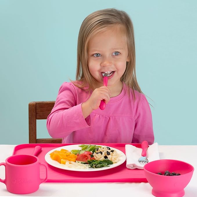 green sprouts Finger Food Platemat Spacious eating and craft area with raised edges contains messes Helps develop independent eating skills, Great for crafts, Made of silicone, Dishwasher safe