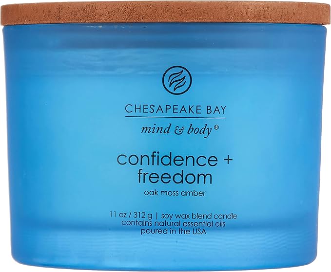 Chesapeake Bay Candle Scented Candle Confidence + Freedom (Oak Moss Amber) 3-Wick Coffee Table Jar Blue Home Décor