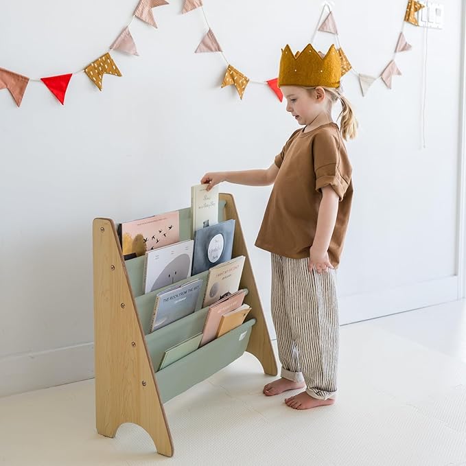 3 Sprouts Recycled Fabric Kids Bookshelf – 4-Tier Sling Book Rack Organizer - Nursery Room Playroom Classroom Wooden Book Shelves - Kid Bookcase Wood Storage Shelf for Toddler Age 3+ - Solid Green