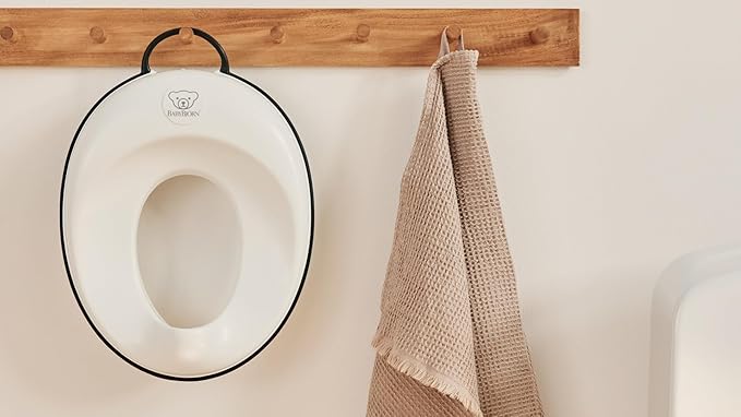 BabyBjörn Toilet Trainer - White/Black, 11.5x14x3.5 Inch (Pack of 1)