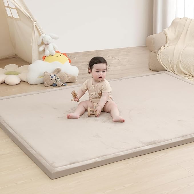 Huloo Sleep Ultra Soft Baby Play Mat for Floor, 1.3" Thick Elasti-Foam 65x50 Play Mat for Playpen,Water-Repellent Coral Velvet for Tummy Time, Non-Slip Backing,Safe for Toddlers & Infants（Beige）