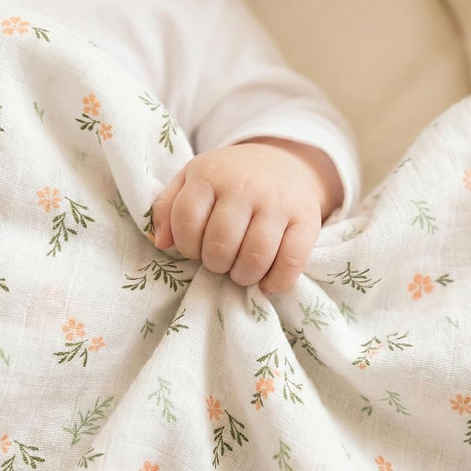 Muslin Swaddle Blankets for Newborn, 4 Pack Cotton Baby Blankets Neutral, Large 31.5 x 43.3 Breathable Soft Receiving Blanket, Essentials Swaddle Wrap Burping Clothes, Green Jungle Animal